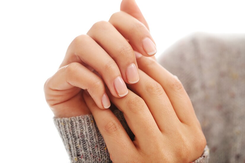 Perfekte Maniküre für brüchige und splitternde Nägel