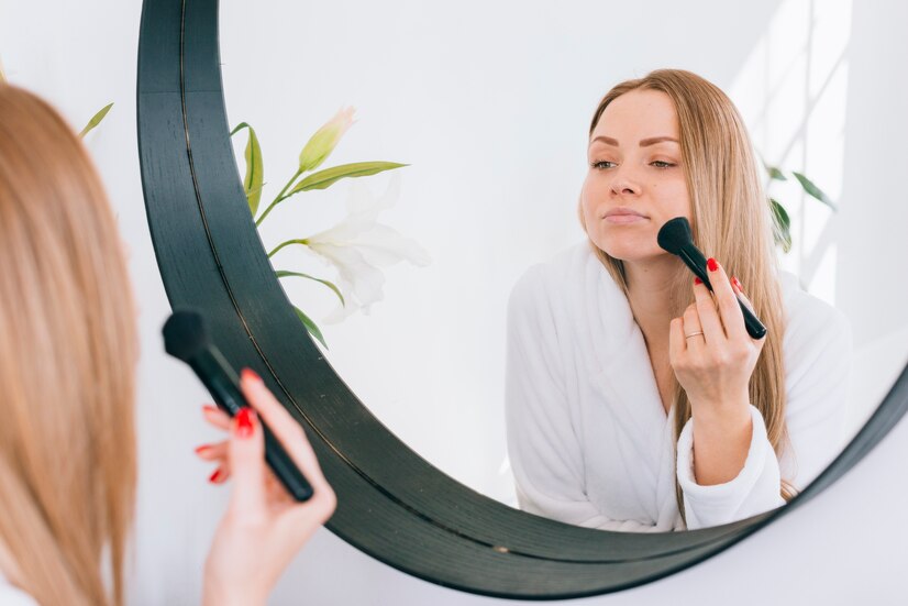 Reinigung und Feuchtigkeit: So bereiten Sie die Haut fürs Make-up vor