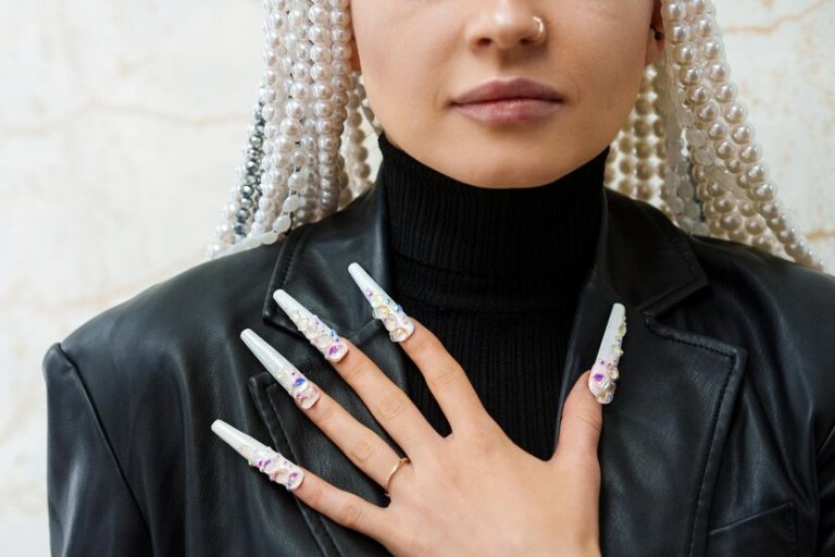 Moderne Trends im Design von Nagelverlängerungen