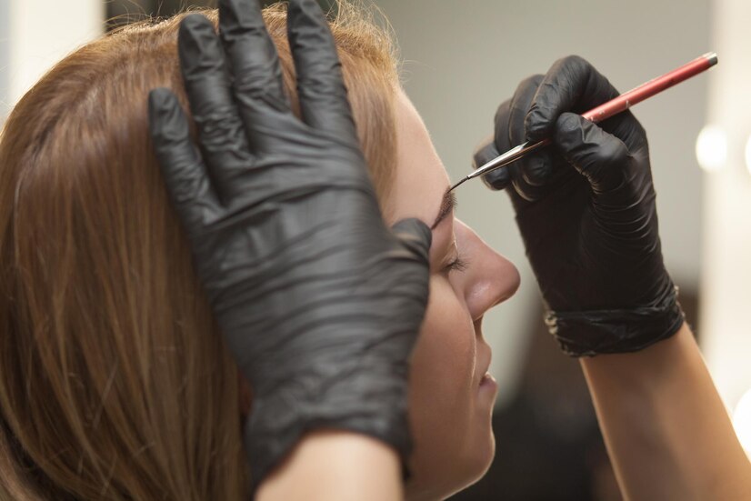 Fehleranalyse bei der Augenbrauenarchitektur auf Modellen