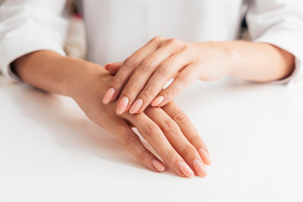Künstlicher Nagel gerissen? Effektive Methoden zur Reparatur