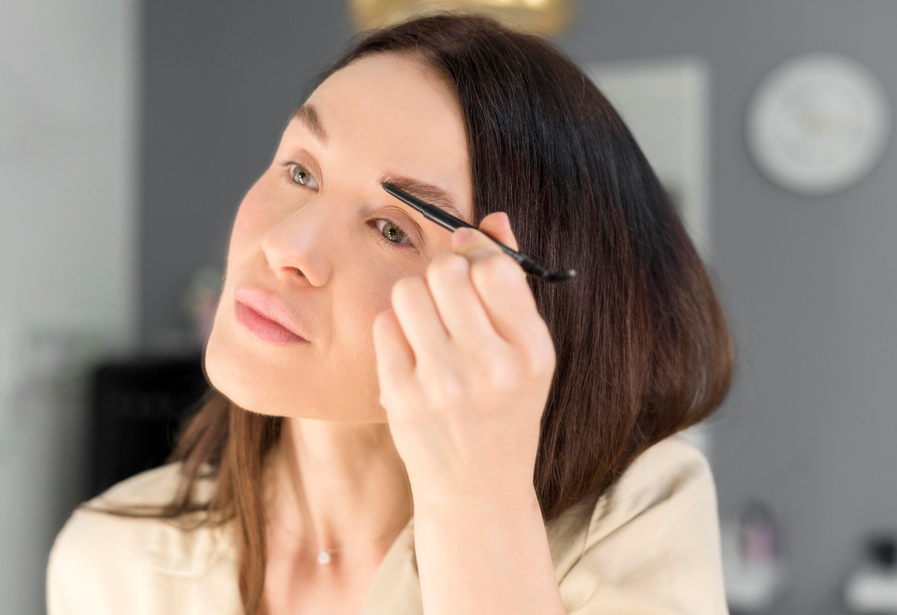 Augenbrauen auffüllen und stylen – So gelingt der natürliche Look