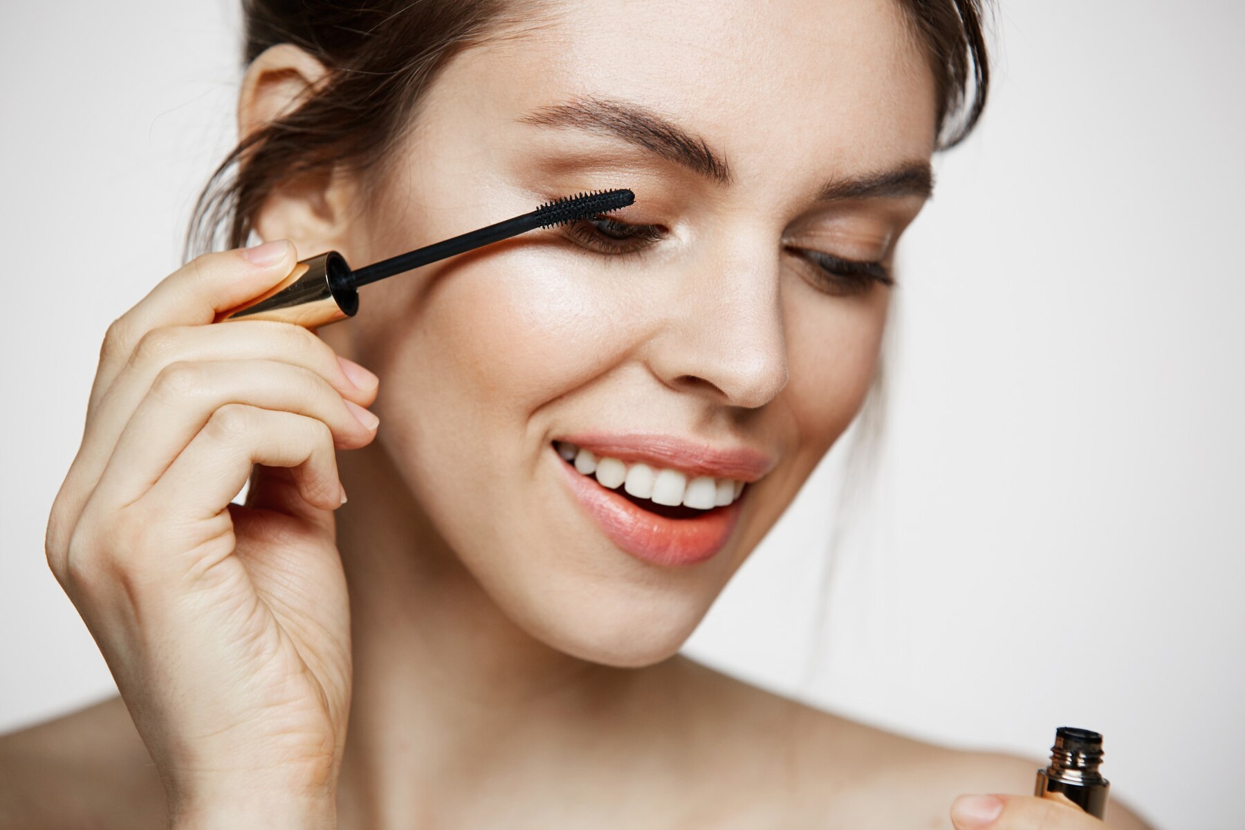 Tipps für voluminöse und definierte Wimpern mit Mascara und Kajal
