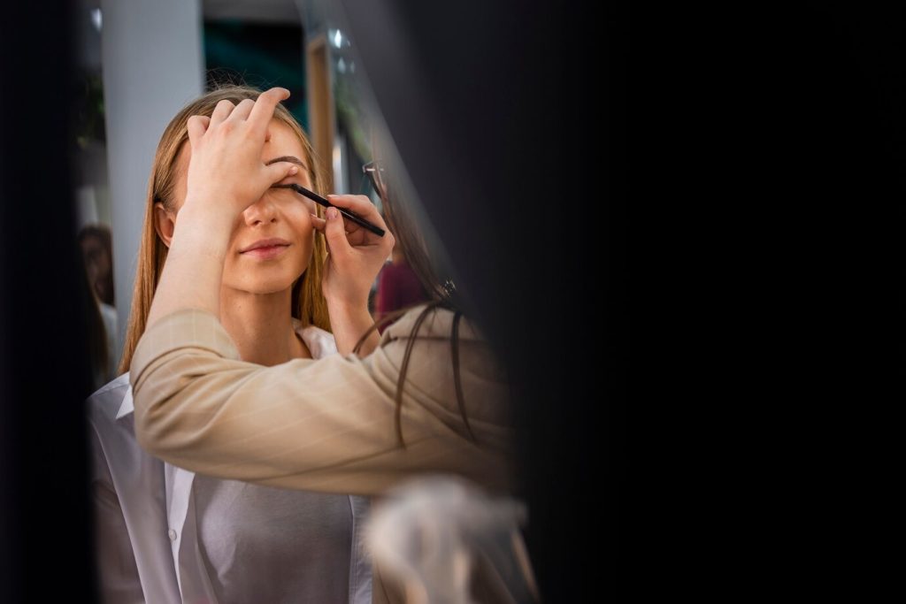 Tages- vs. Abend-Make-up für die Augen: Wo liegt der Unterschied?