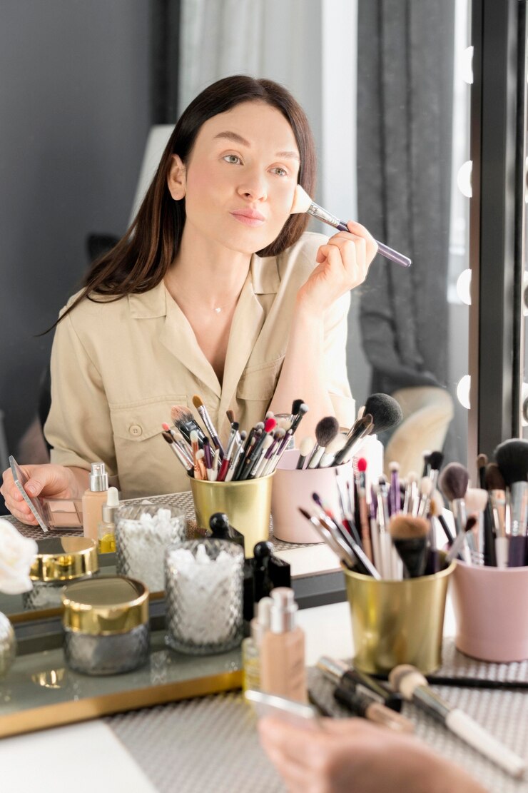 Perfektes Make-up ohne schwere Wirkung: So gelingt der natürliche Look