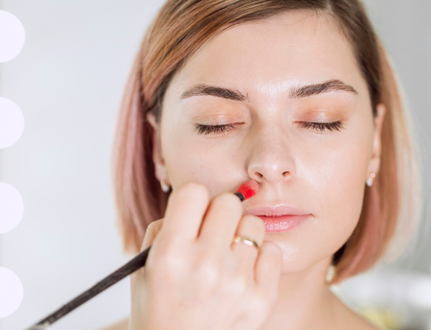 Nasenkorrektur mit Make-up: Was wirklich funktioniert – und was nicht