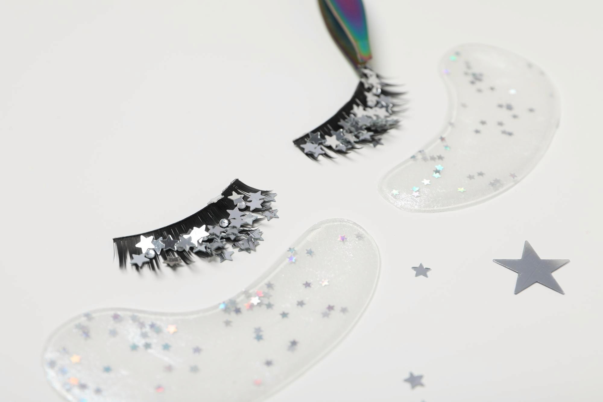 Trendige Wimpernlooks 2025: Saisonale Highlights von MONLIS Schule