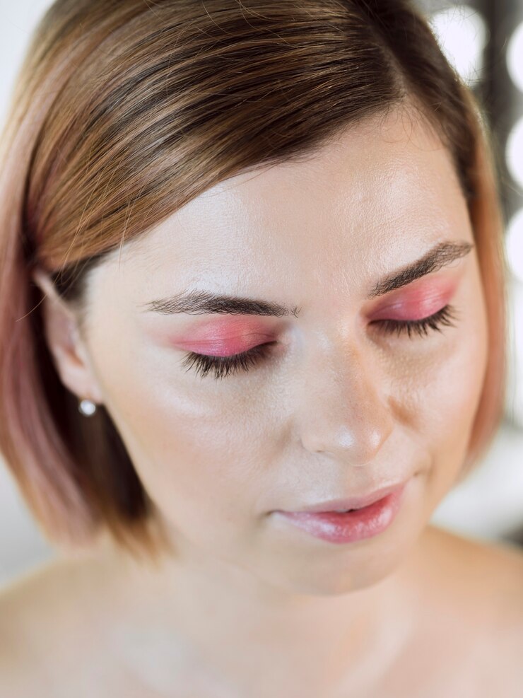 Wie altersbedingte Veränderungen das Wimpernwachstum beeinflussen