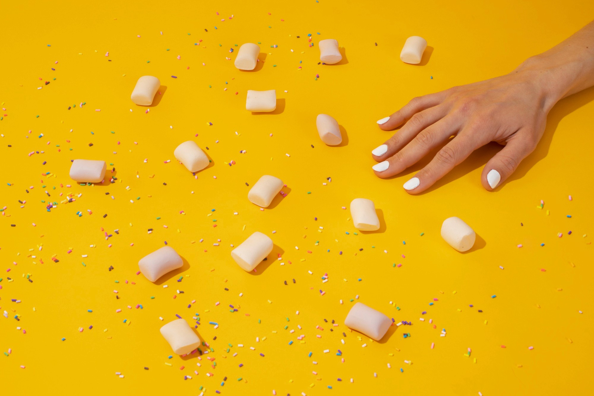 Lack & Gel: Wirkung auf Nägel – MONLIS Schule München