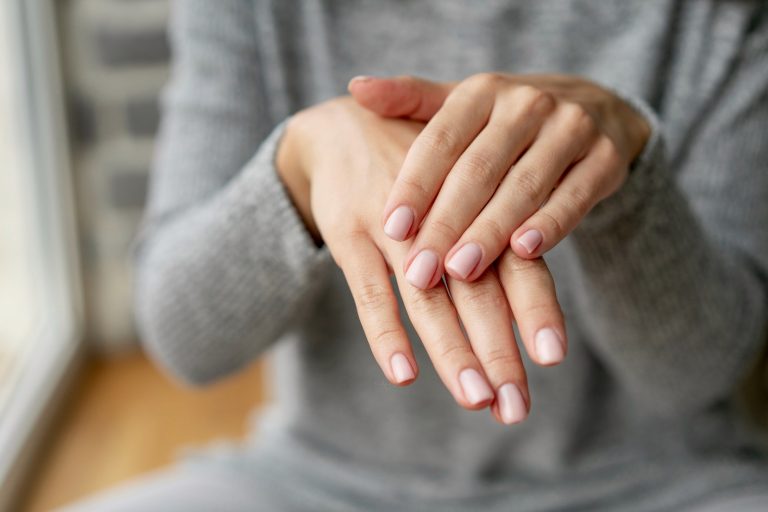 So erklären Sie Ihren Kund:innen die richtige Heimpflege – mit MONLIS Schule