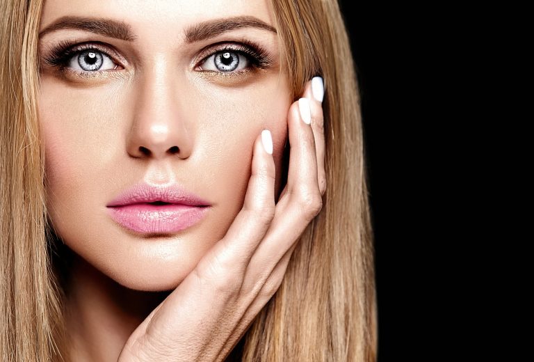 Kukuřyčný Effekt beim Wimpernverlängern in Classic und 2D