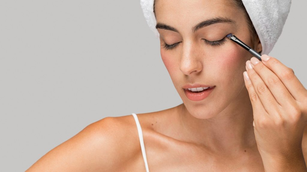 Saisonaler Wimpernverlust: Mythos oder Realität? – MONLIS Schule Münche