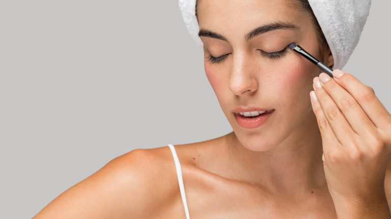 Saisonaler Wimpernverlust: Mythos oder Realität? – MONLIS Schule Münche