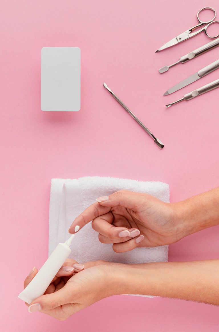 Maniküre-Spatel: Matt oder poliert – welches Material ist besser?