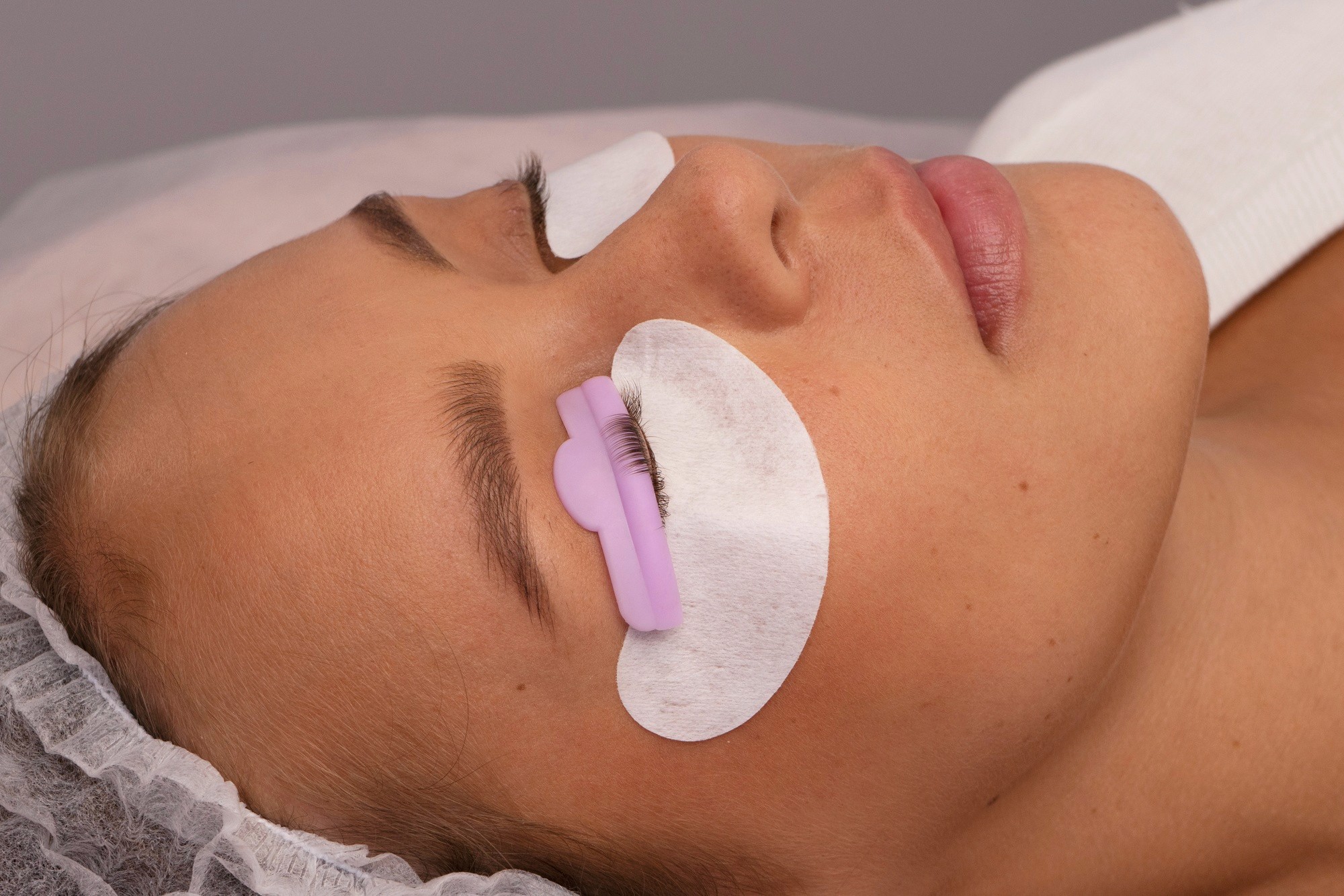 Verschiedene Lash-Lifting-Technologien: Vergleich für zukünftige Profis