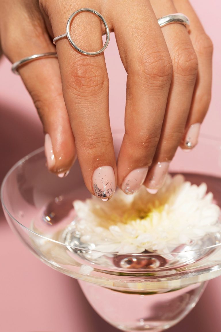 Anti-Trends im Tape-Nageldesign: So übertreiben Sie nicht mit Streifen